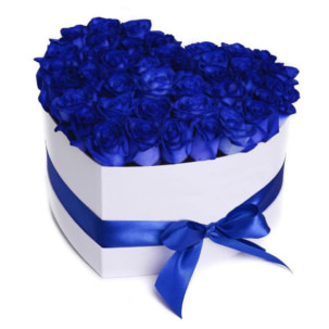 Цветы в коробке "Синее сердце"